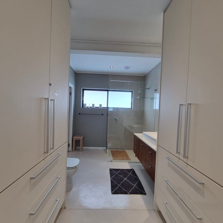Bathroom 1-1