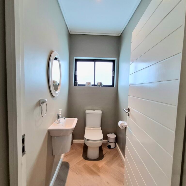 Bathroom 4-1